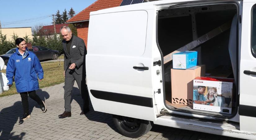 Bacza Barbara: Nehéz helyzetben is segíteni próbálnak