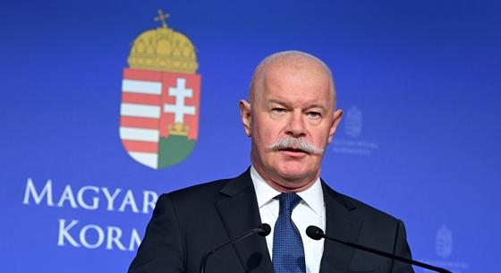 Csák János L. Simonról: Nem tudta betartani a törvényt, de a bora jó