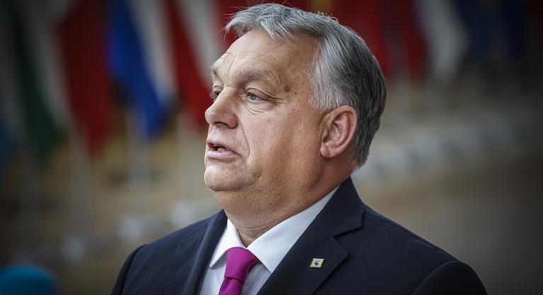 Orbán Viktort kérik, hogy fújja le a beruházást