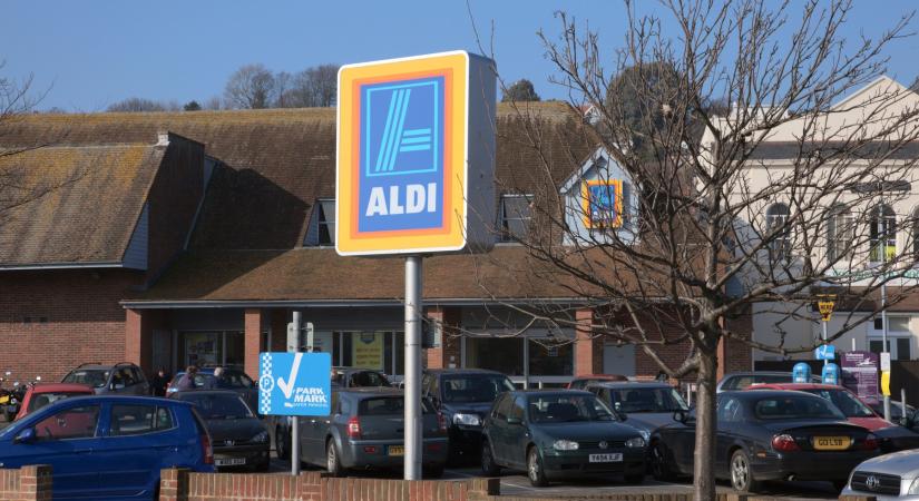 Verekedés az Aldiban, egymásnak estek a vásárlók az olcsó termék miatt