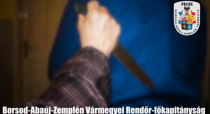 Felesége hátába dobott kést egy csobaji férfi
