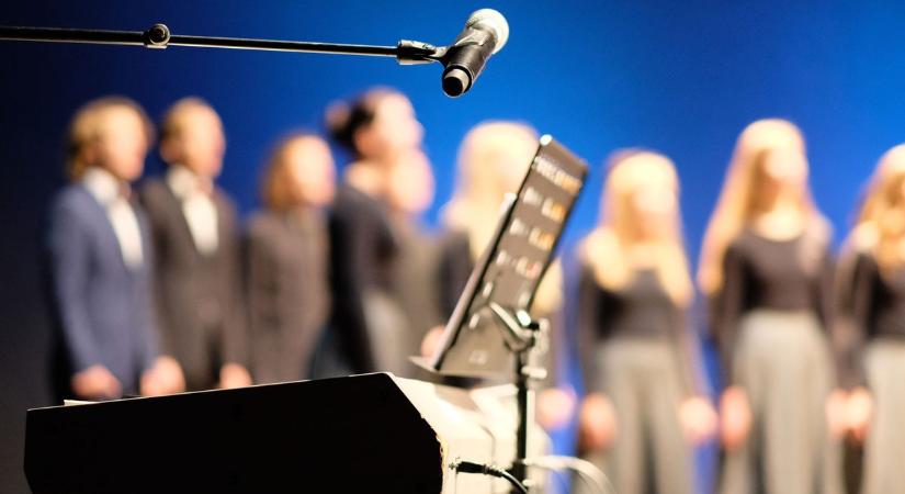Emlékkoncert: Szarka Tamással énekelnek együtt a szolnoki kassaisok