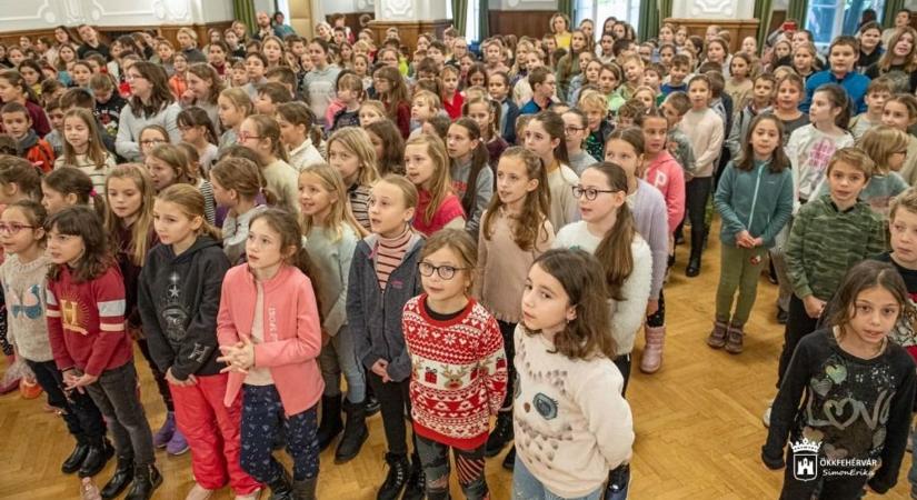 Kisangyalok lepik el vasárnap este a belvárost