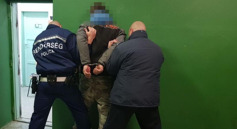 Vér borította el a tiszaderzsi nő ujjait, amikor fia kezében felpörgött a láncfűrész