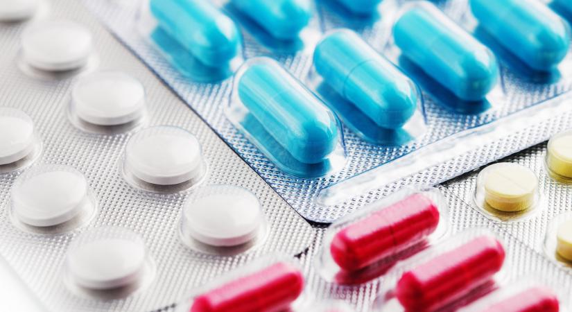 Súlyos mellékhatások miatt lépett a Pfizer
