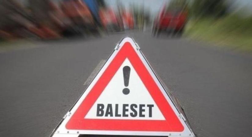 Összeütközött két autó az M1-esen