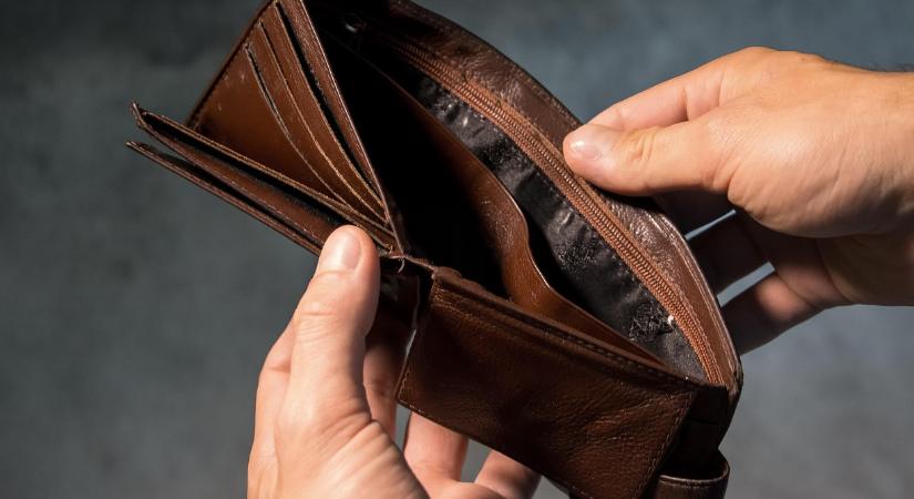 Mindenki megbízott a postásasnőben, mégis eltűnt a győrsövényháziak pénze