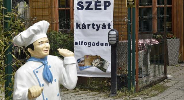Amióta a teljes összeget élelmiszerre lehet költeni, sok helyen eltűntek az idegenforgalomból a SZÉP-kártyás vendégek
