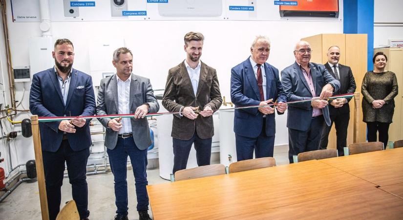 A szakma csúcsa jelenik meg a Trefort tantermében