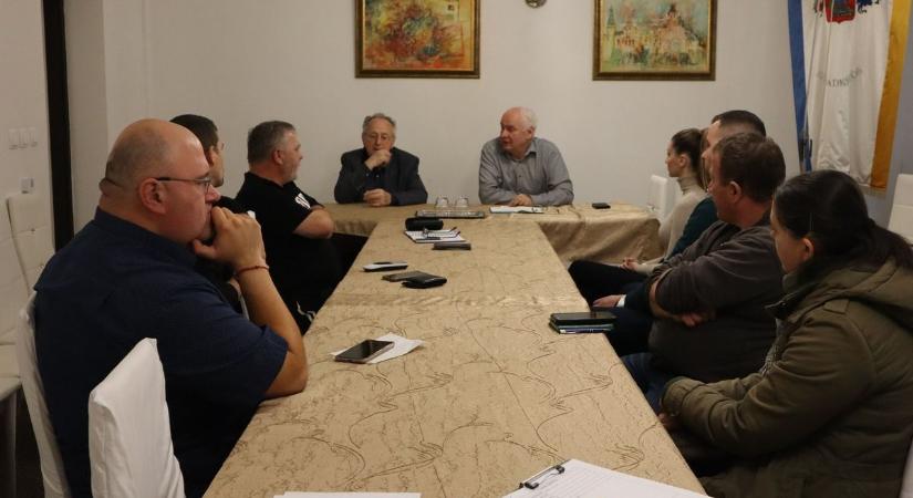 Képviselői fogadóórát tartott Herczeg Tamás Szabadkígyóson – videóval