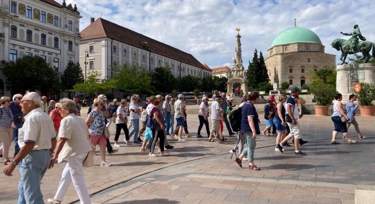 Ezért szeretik a turisták Pécset