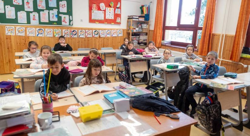 Több mint 56 millió forintból fejlesztették a csécsei általános iskolát