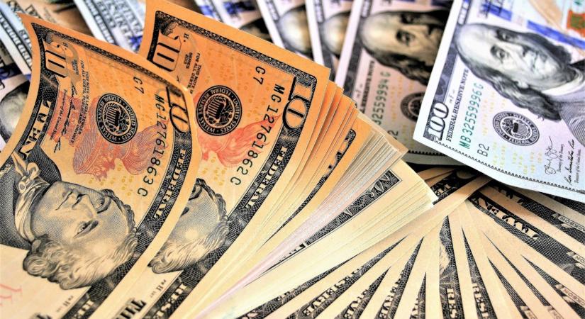 A jegybank eltöröl minden korlátozást a bankok és pénzintézetek számára a készpénzes valuta értékesítésére vonatkozóan a lakosság számára