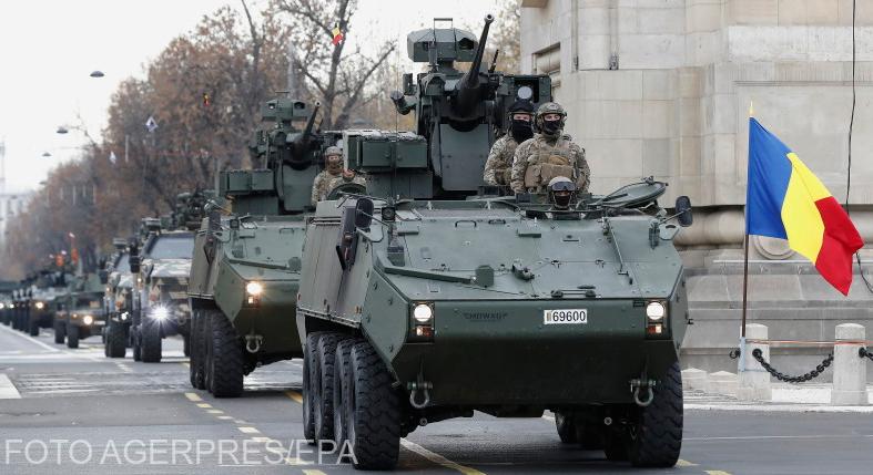 Külföldi NATO-katonák is felvonultak a bukaresti katonai parádén