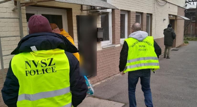 Egyre bővül a csabai gyógycipőmaffia bűnlajstroma: újabb orvosokat fogtak el – videóval