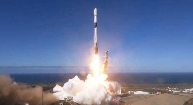 Dél-Korea is föllőtte első kémműholdját, a SpaceX rakétájával