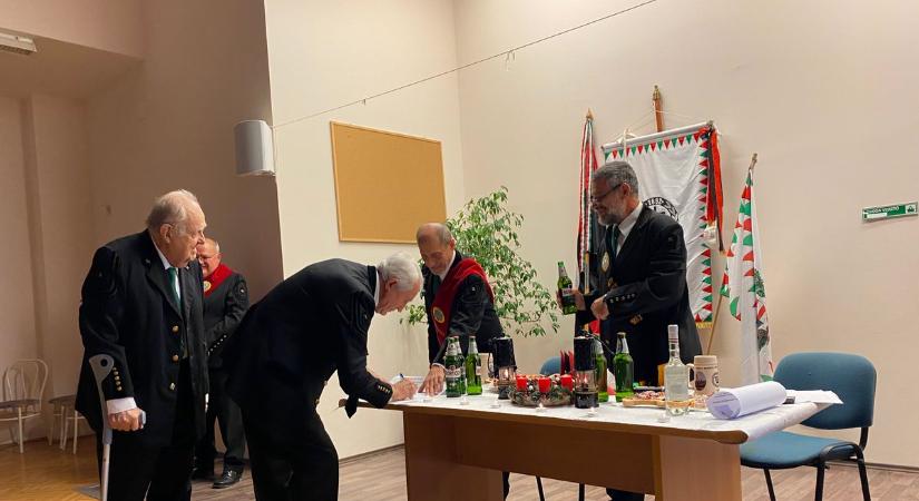 Vasasra érkezett az UNESCO szellemi örökségét képező bányászmérnök-hagyomány