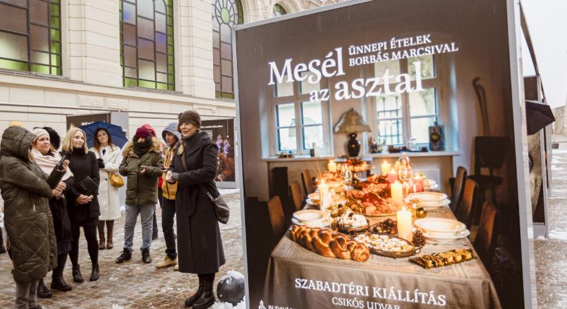 Borbás Marcsi: A normalitás magáért beszél – interjúnk Marcsi Mesél az asztal című kiállításáról