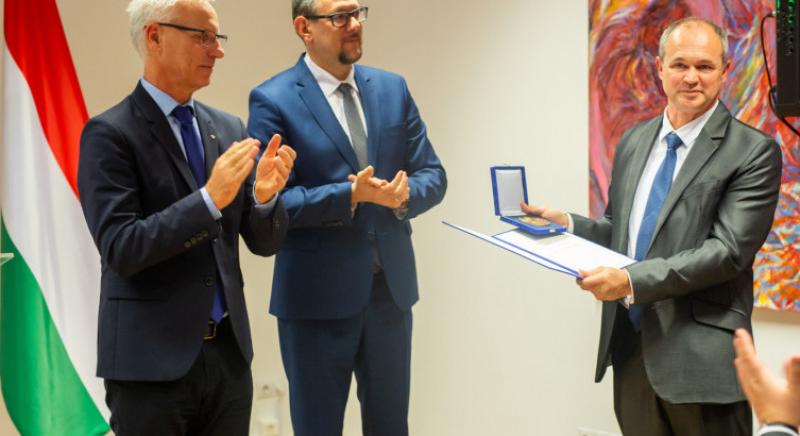 Fraknói Vilmos állami díjjal tüntették ki Lakatos Andort, a Kalocsai Főegyházmegyei Levéltár vezetőjét - Teljesítményével országos elismerést vívott ki