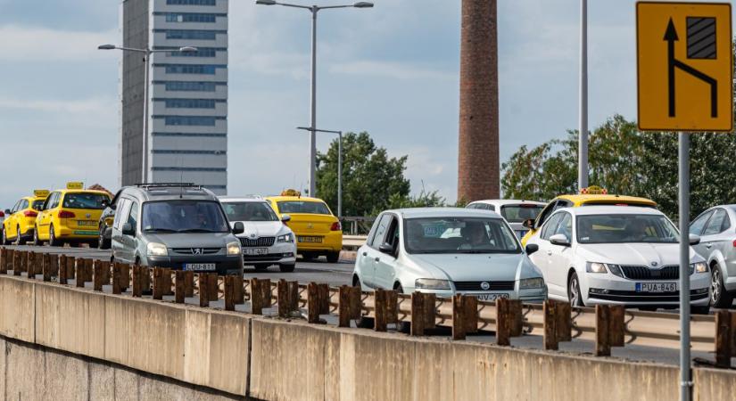 Nem 45 helyszínen, hanem 45 sávban mérnek majd az új budapesti traffipaxok