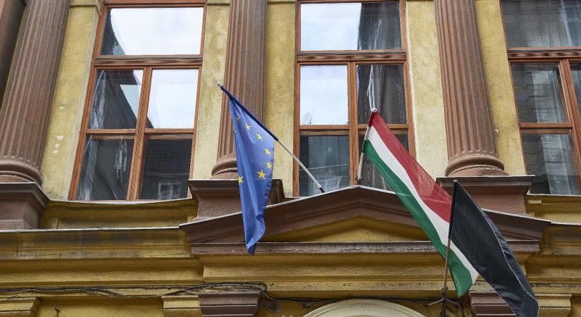 Újabb vezetőket küldtek el az Országos Kórházi Főigazgatóságtól