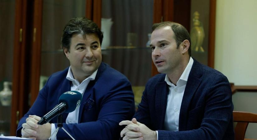 Fejezzék ki akaratukat a nemzeti konzultáció kitöltésével - a tótkomlósi fórum vendége volt Hollik István - galériával
