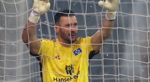 Akkora öngólt vágott a Hamburg kapusa, hogy beleremegett a háló