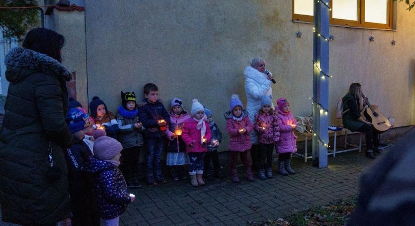 A gyulavári közösség első adventi vásárát rendezték