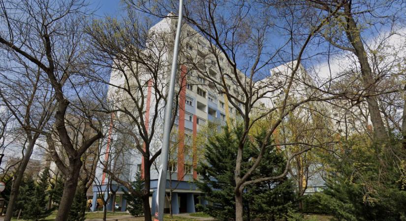 Két hónapja nincs gáz egy 180 fős óbudai társasházban, eleinte romantikusnak tűnt a dolog, de már nem az