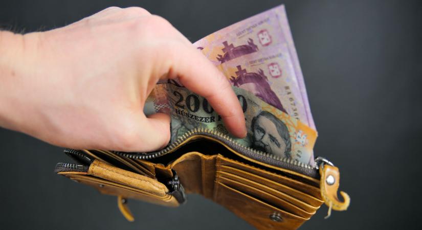 Nem kell befizetni ezt az adót 2024-ben: rengeteg magyar örülhet - itt a pontos rendelet