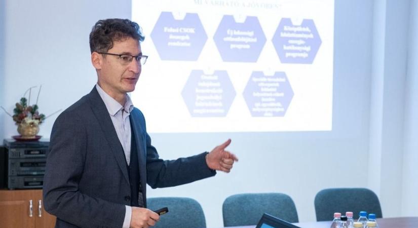 A lakáspolitikáról és a CSOK Pluszról volt szó a Magyar Közgazdasági Társaság Fejér Megyei Szervezetének közgyűlésén