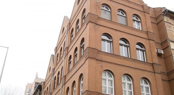 Ezekbe az iskolákba járatja gyerekeit a dúsgazdag magyar elit