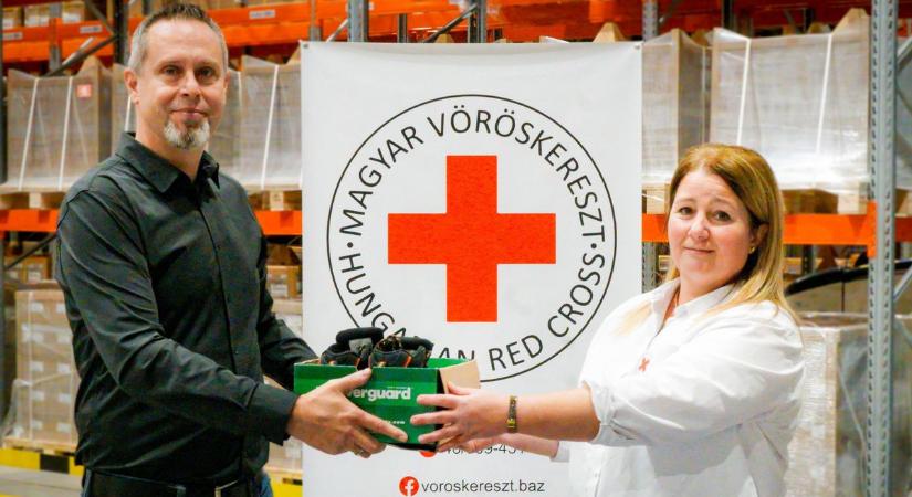 Adománybakancsokkal segítenek