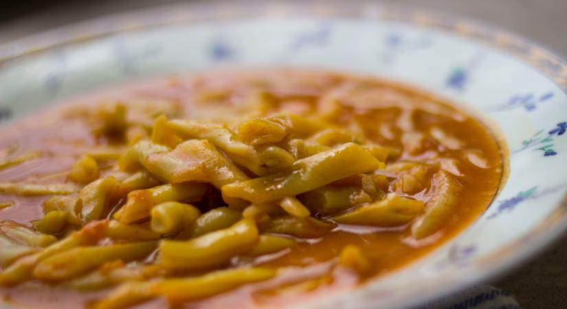Recept, ami meggyőz arról, hogy a legegyszerűbb étel is mennyei fogás lehet: zöldbabfőzelék fasírttal