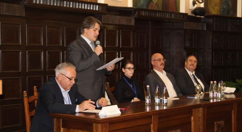 Szakmai konferencián mutatta be kiállítását a ceglédi múzeum