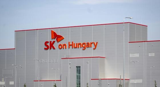 Három haláleset is történt az iváncsai akkugyár építése során, munkavédelmi hiányosságokat találtak