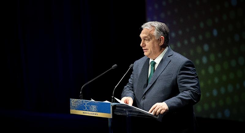 Orbán szerint a pénznek nincs szaga, de a tulajdonosának van