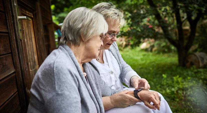 Az összes 65 év feletti magyarnak ingyen jár ez az eszköz: így kell igényelni