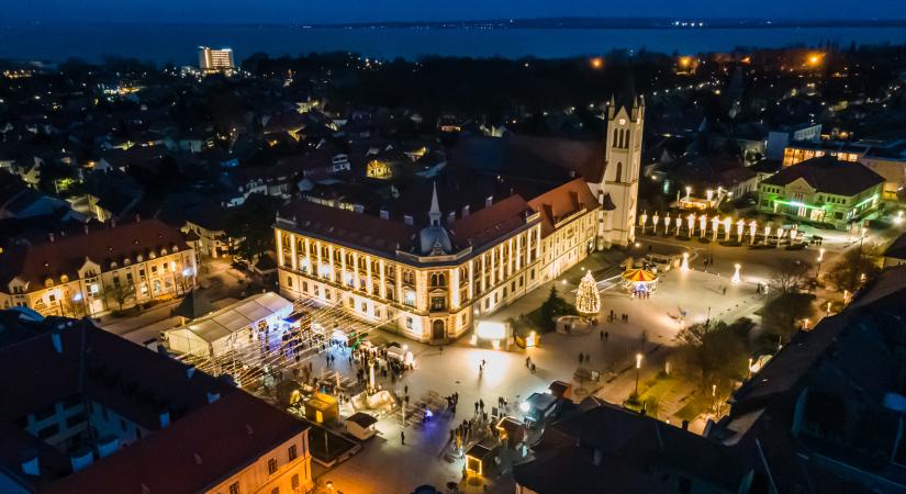 Idén is vár az adventi forgatag Keszthelyen
