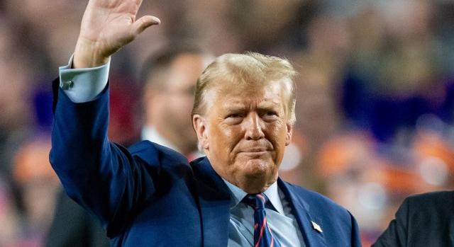 Nem kap mentelmi jogot Donald Trump, el lehet ítélni a választásokba való beavatkozás miatt