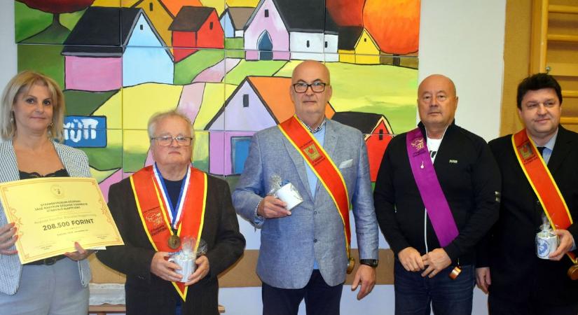 Fiatalokat támogatott a francia lovagrend szolnoki szervezete