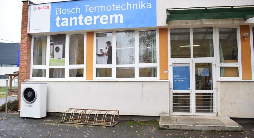 A Tóth Ferenc emléknapon avattak tantermet a Trefortban