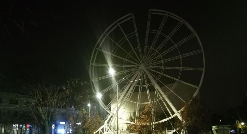 Szombat estére állították fel a Szolnok Eye óriáskereket