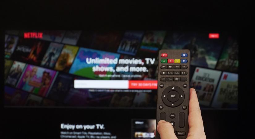 Felhívták telefonon, miközben a Netflix sikersorozatát nézte: csupán néhány szót mondott és perceken belül meghalt