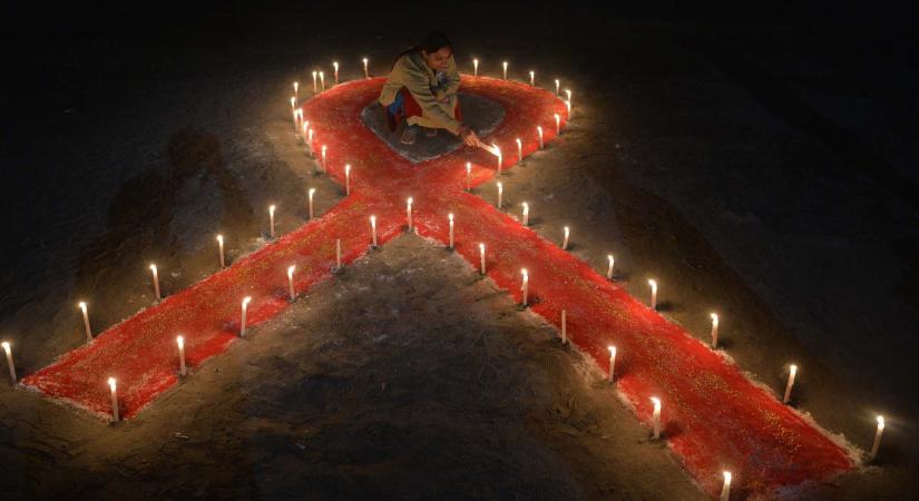 Arte: Is an end to AIDS in sight? Could the UN's plan work, even though only three people have been cured so far?