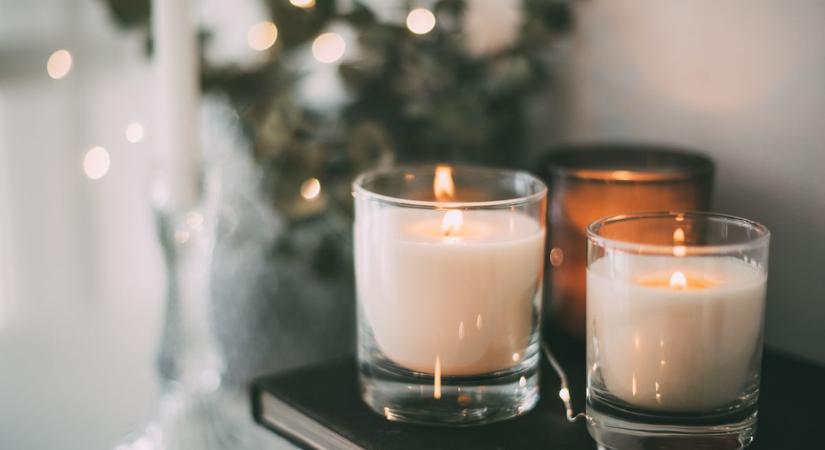 Adventi koszorúkon égő gyertyák miatt borultak lángba a szobák Földváron és Berényben