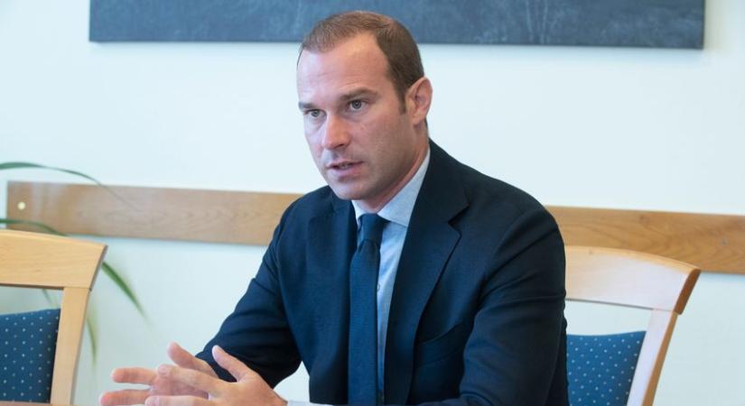 Hollik István: Amikor a baloldal a nemzeti konzultációt támadja, Brüsszel érdekét képviseli