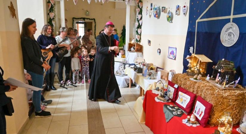 Betlehemekből nyílt kiállítás a Boldog Brenner János Óvodában