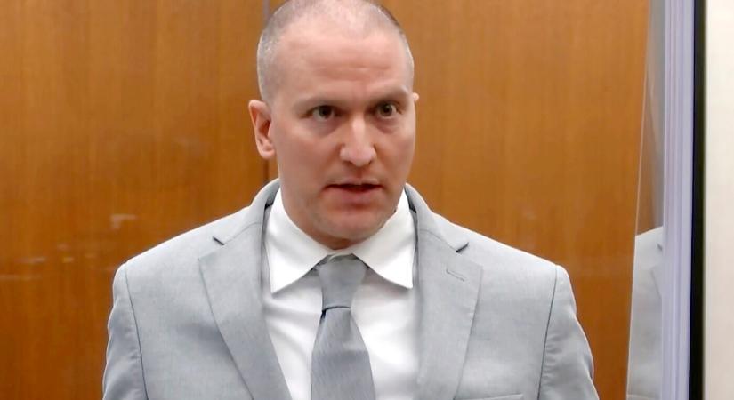 Közismertsége miatt vált késes támadás áldozatává Derek Chauvin