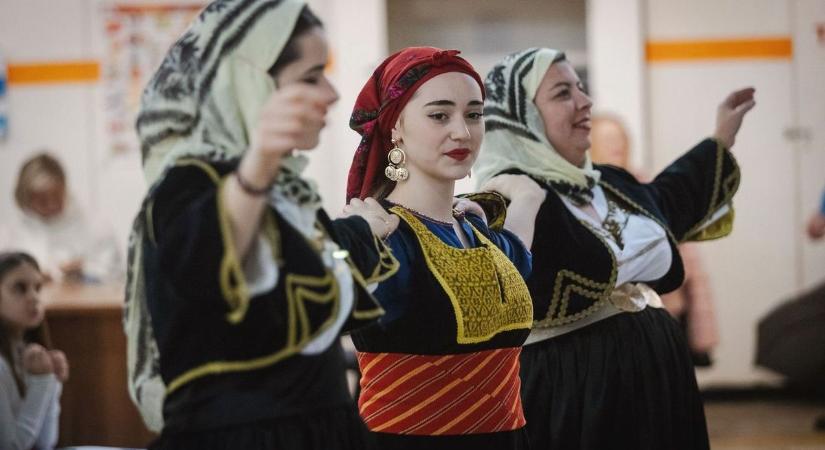Zenével, tánccal ünnepelte a jubileumot az Egri Görög Önkormányzat  fotók